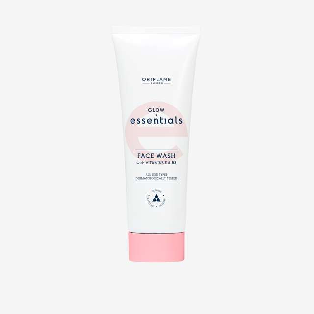 فیس واش ویتامینه اسنشالز 125میل Glow Essentials Face Wash Foam with Vitamin E & B3